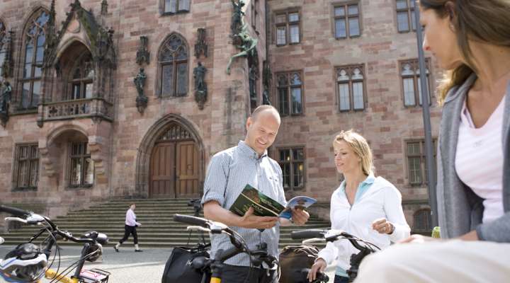 Voie verte du canal de la sarre / green way of the canal of the sarre