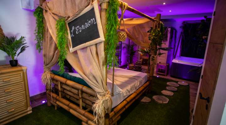 The Évasion Loveroom Holiday