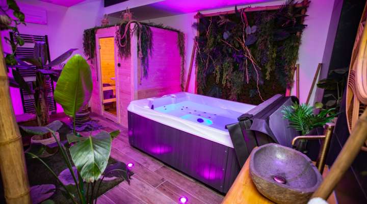 The Évasion Loveroom Holiday