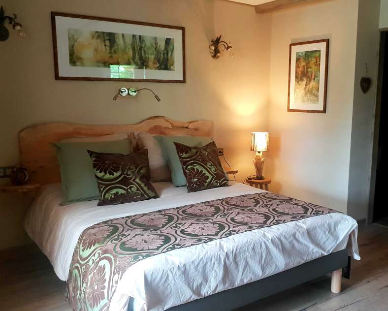 Monique BOUSCH Chambre d'hôtes la terre du milieu