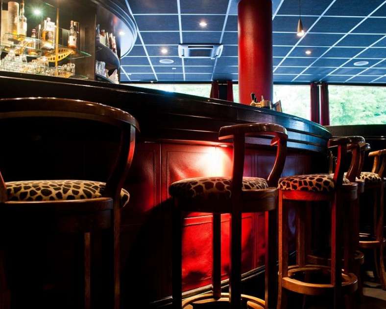 SAS MATT  Sofy's bar