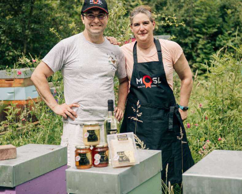 Sarah Aubel Au rucher d'Ay