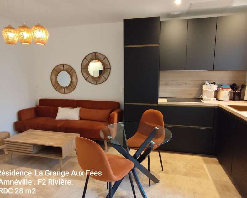 DR LA GRANGE AUX FEES La grange aux fées - Rivière