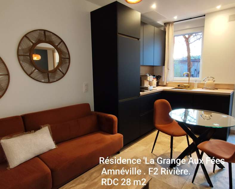 DR LA GRANGE AUX FEES La grange aux fées - Rivière