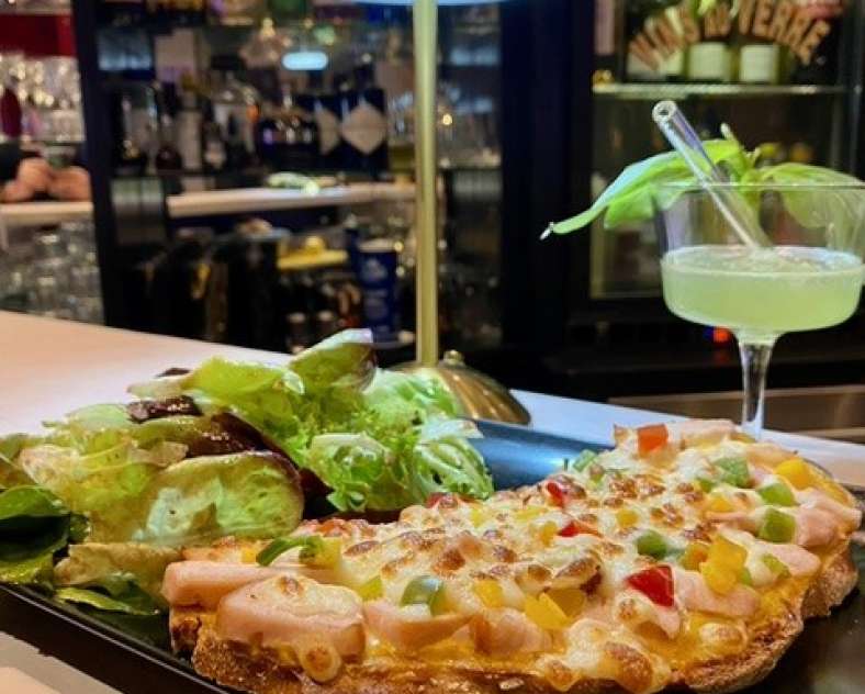 Emma Rochefeuille Bar Autour du Zinc