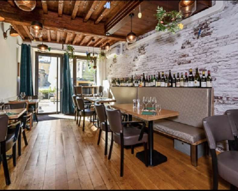 Matilde ESCUDERO  Restaurant - Au cul d'poule