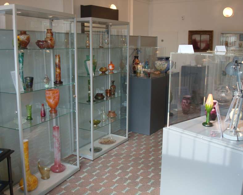 MUSEUM OF ENAMELS AND GLASS ART