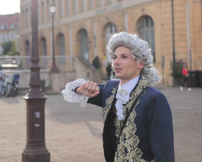 Échappées Temporelles Visite insolite en costume : Metz la Royale