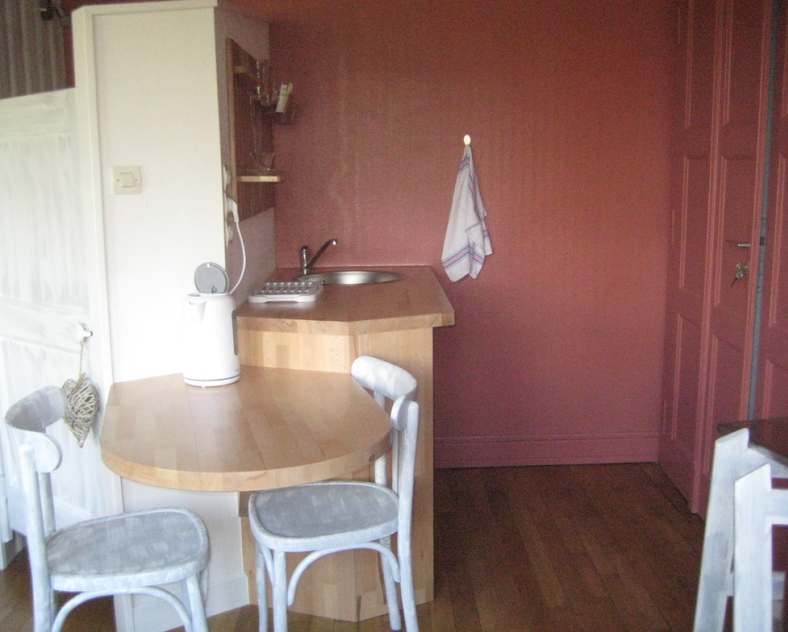 Liliane Helmstetter - Kerling-les-Sierck Chambres d'hôtes la brocante