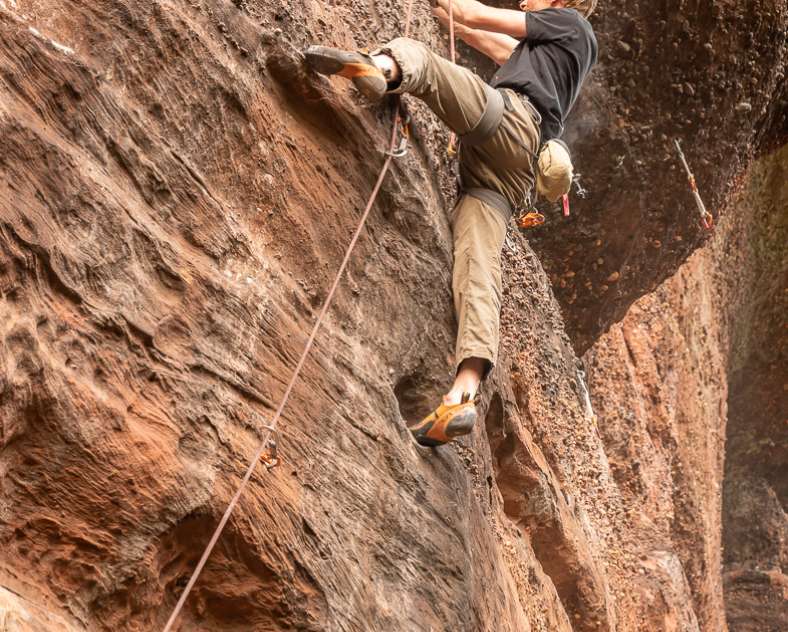 P. Bucher Escalade au Rocher du Corbeau ou Krappenfels