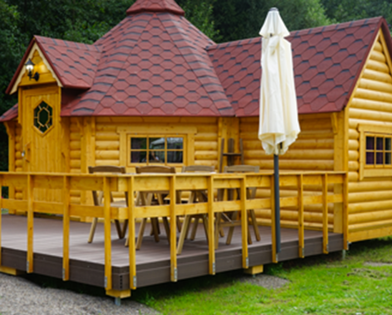 Camping Piscine du Plan Incliné  Hébergements insolites en kotas, pods et chalets