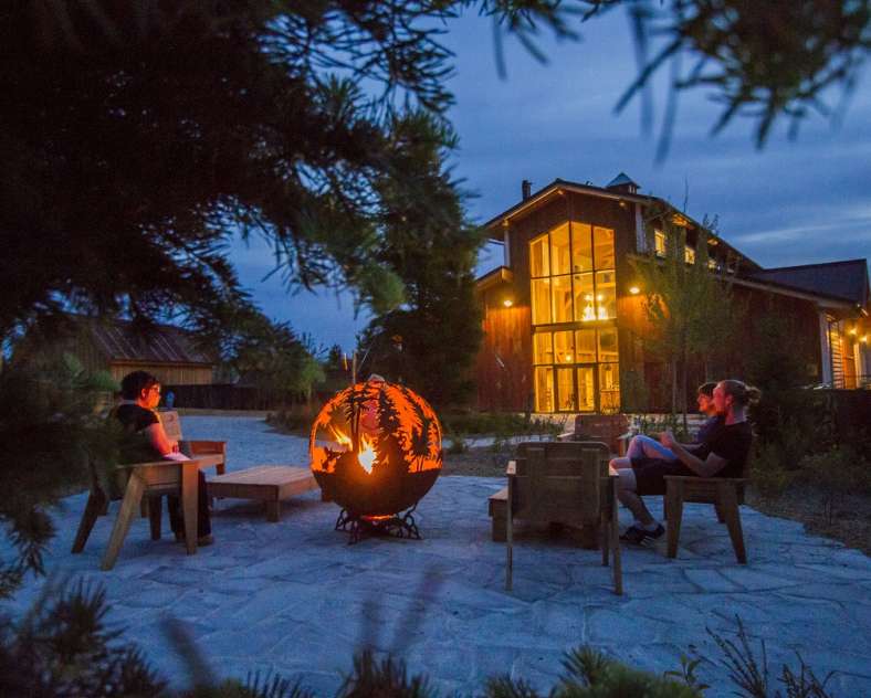 UNUSUAL ACCOMMODATION - THE COYOTE BARN