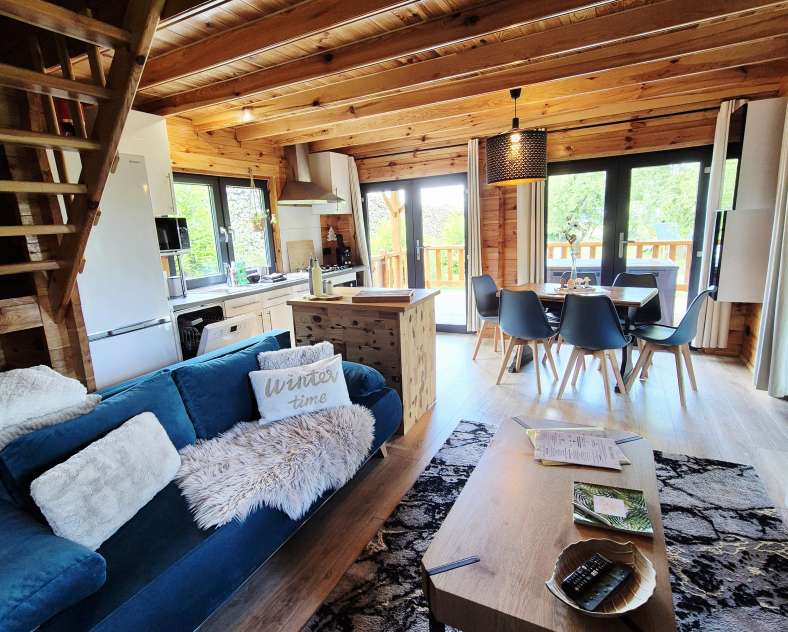 Les chalets d'Émilie  Holiday cottage Chalet Aura