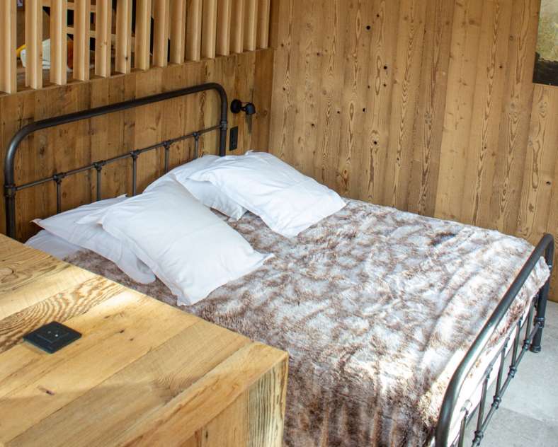 Margaux C Unusual accommodation - Yukon lodges