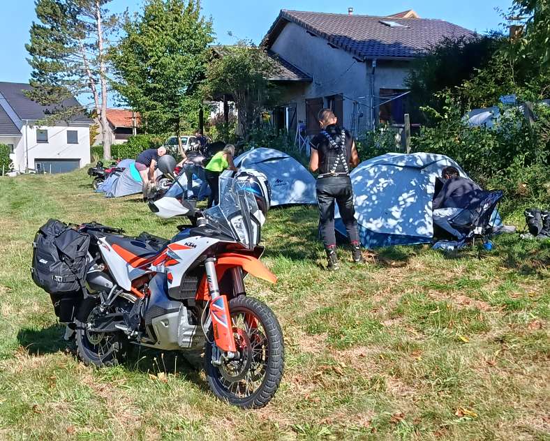 Monique Lempereur Camping chez l'habitant - pause à Vasperviller