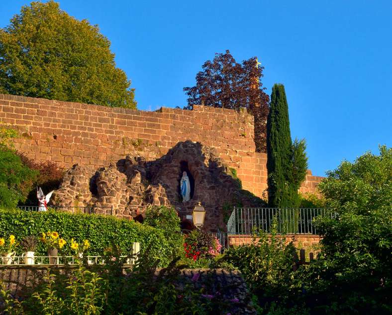 © Office de Tourisme  Château du weckersburg