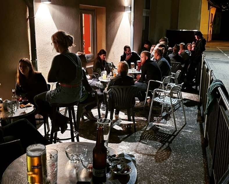 Domino's Bar Domino's bar