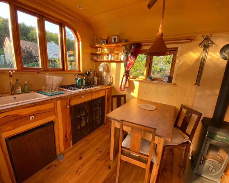 J. Wenskat - Baerbnb  Unusual accommodation - Roulotte Baerbnb