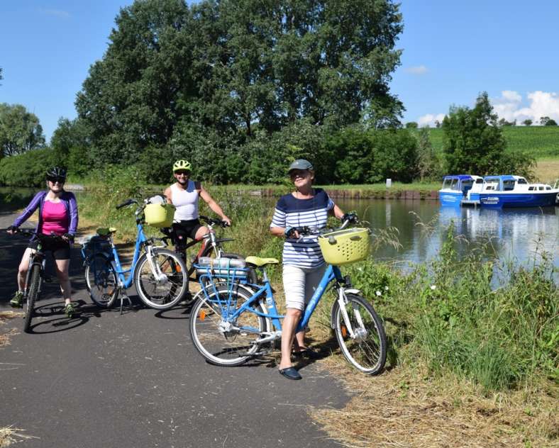 Navig France Gîte insolite Bateau Pays du sanon