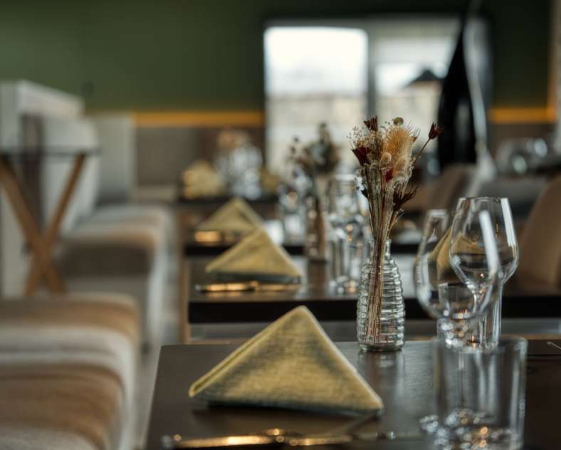 @BlackmountainProd  Restaurant À la 12