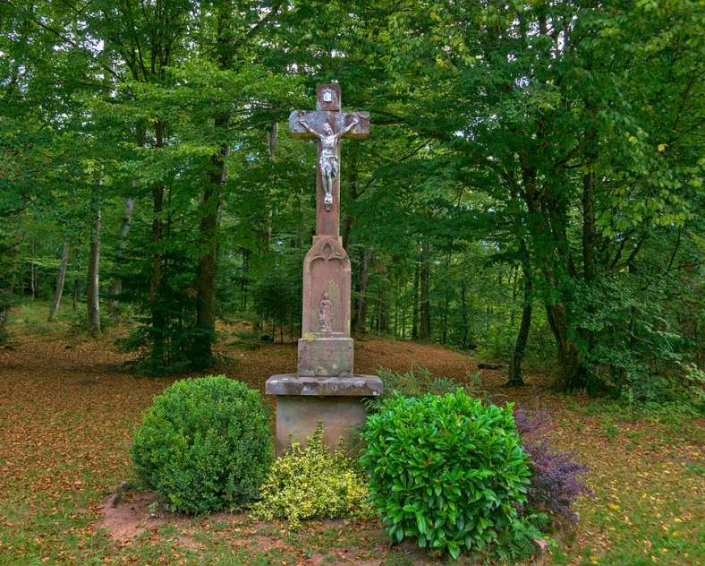 GALLO-ROMAN CEMETERY TOUR