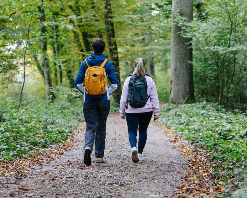Alex Fabing Production Walk around the Marais-Pond