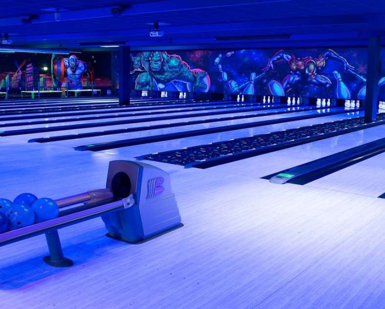 Bowling Center Complexe de loisirs - L'Expérience - Drink, food and fun