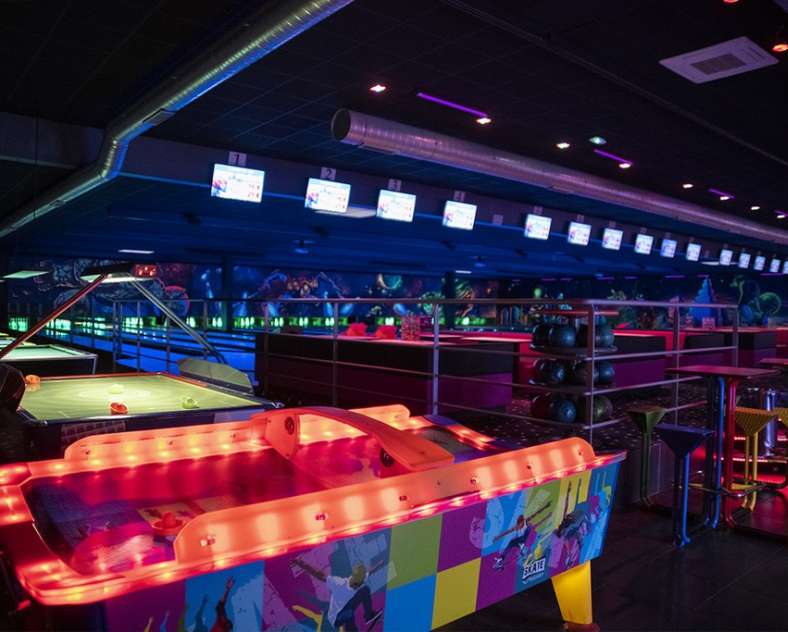 Bowling Center Complexe de loisirs - L'Expérience - Drink, food and fun