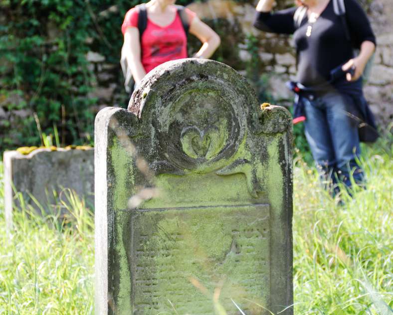 Cindy Turpin - Sarreguemines Tourisme Hebrew cemetery