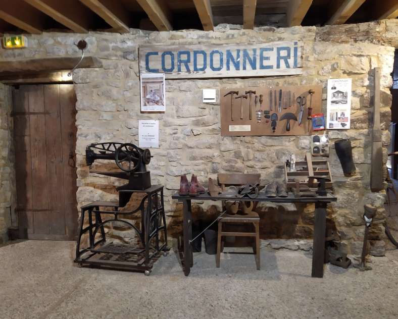 Les Amis de la Maison des Arts et des Traditions Porte ouverte de la Maison des Arts et Traditions de Rouhling