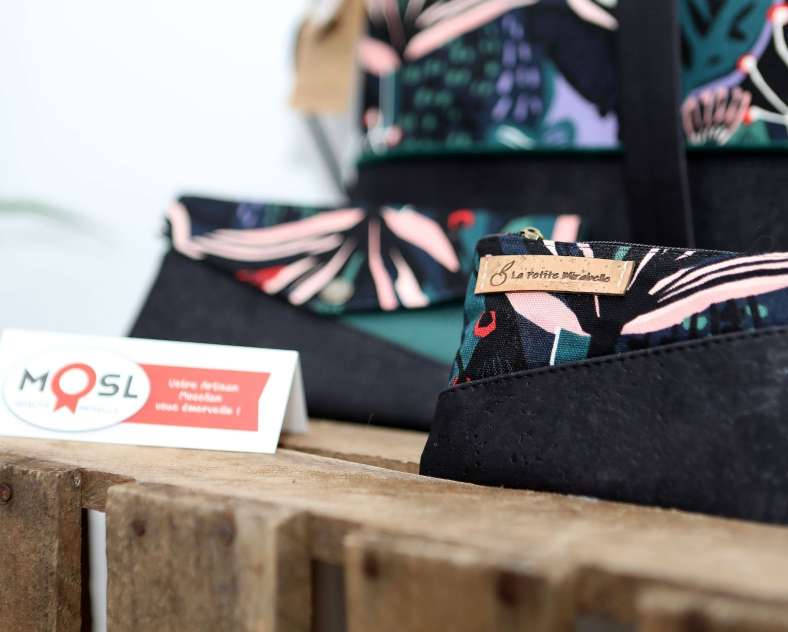 Ombres et lumières La petite mirabelle