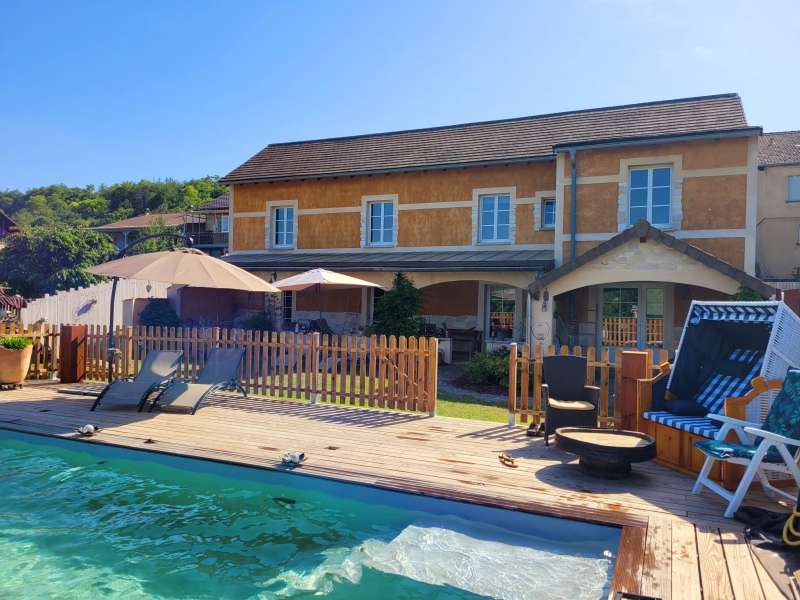 Monique BOUSCH Chambre d'hôtes la terre du milieu