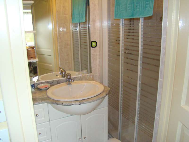 Henri CRIDEL  Meublé de tourisme au cocon fleuri