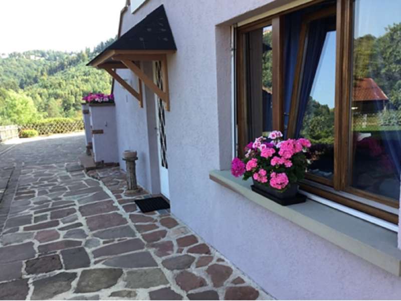 Mme BAER  Gîte de la Source