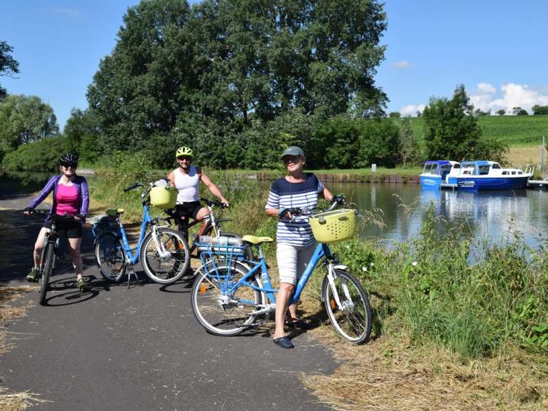 Navig France Gîte insolite Bateau Pays du sanon