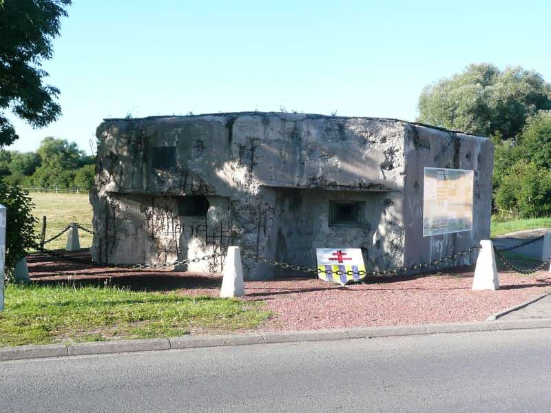 ROUTE DE LA LIGNE MAGINOT AQUATIQUE - MÉMORIAL REDOUTE 117