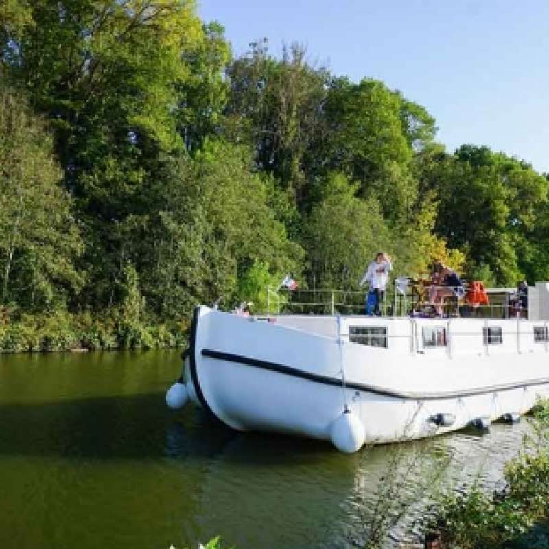 LES CANALOUS Boat rental Les Canalous