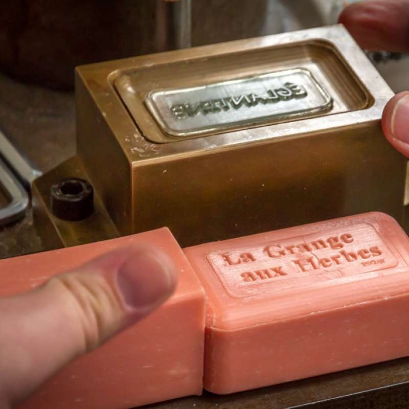 La grange aux herbes Savonnerie La grange aux herbes