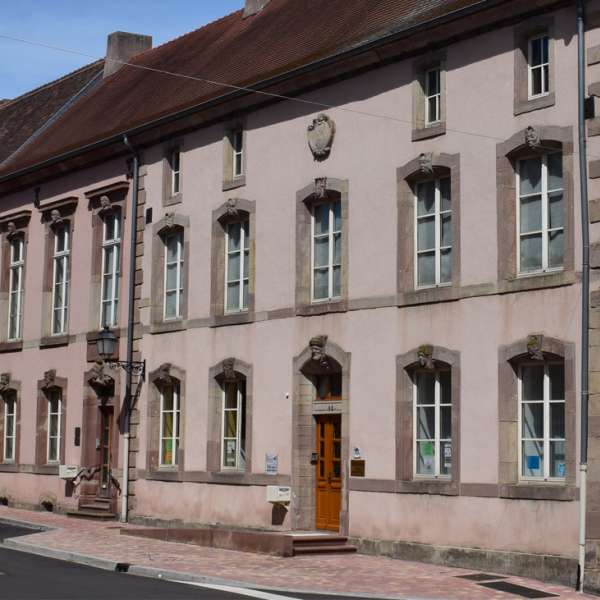 Musée du pays d'albe - la maison des têtes