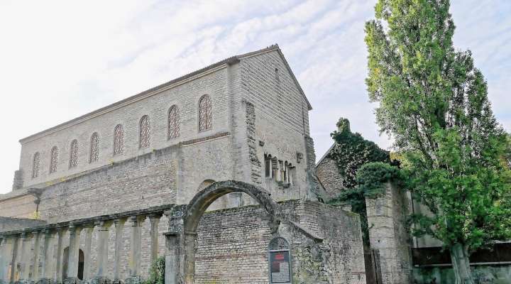 Ancienne église Saint-Pierre-aux-Nonnains