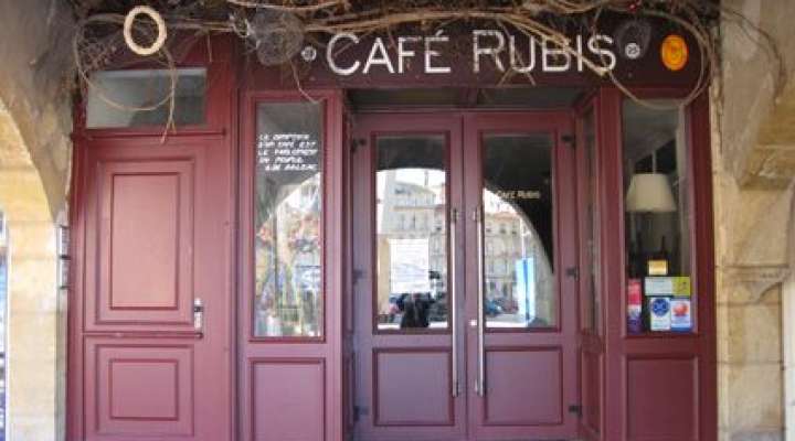 CAFÉ RUBIS