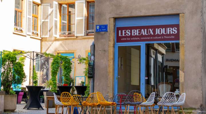 Les Beaux Jours