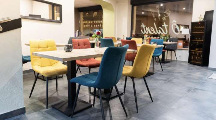 Ô talent bar lounge restaurant