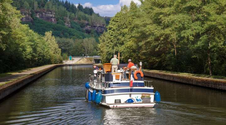 Location de bateaux Les Canalous