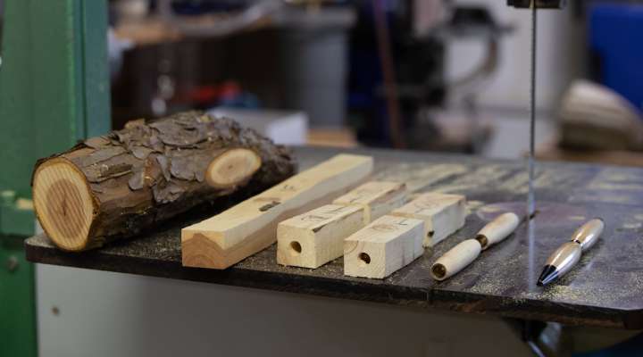 Stylo & art sur bois