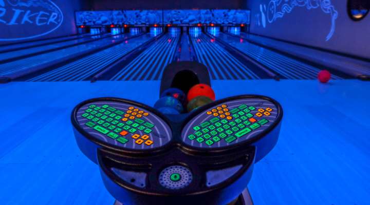 Bowling le striker