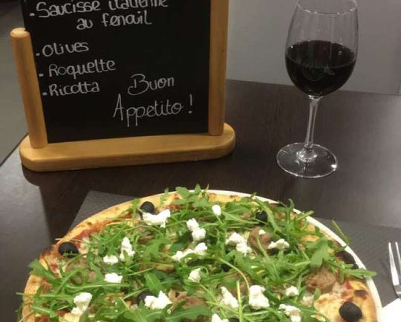 Pizzeria Gusto Pizza  Restaurant Pizzeria Gusto Pizza
