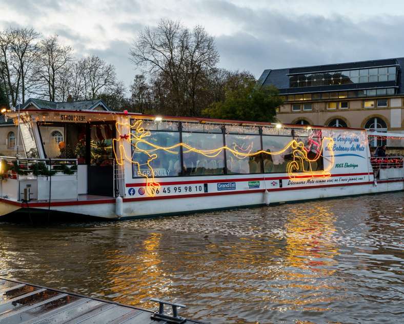 Inspire Metz Animation - le traineau flottant du Père Noël