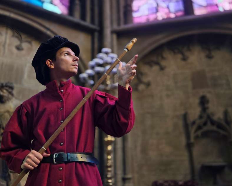 © Échappées Temporelles Visite insolite en costume - Secrets de cathédrale