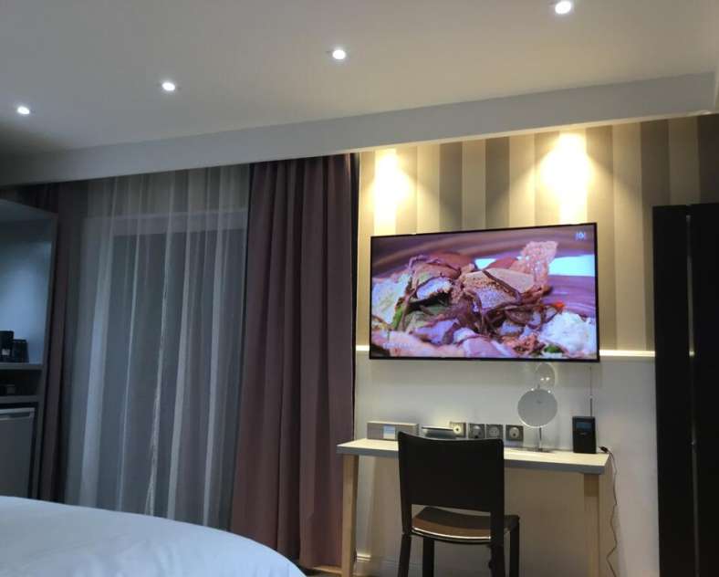 M. Tchantchou Chambre d'hôtes - Résidence des fleurs